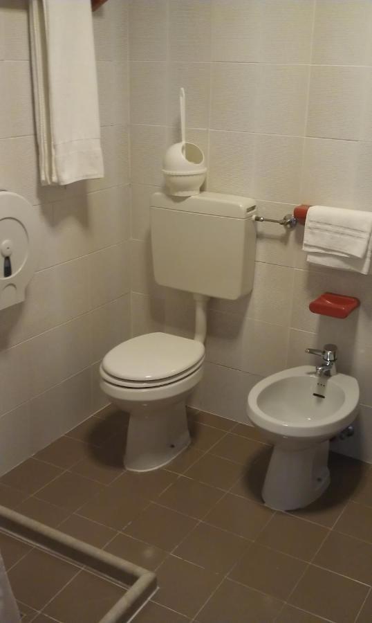 Albergo Casa Dell'Ospite Brescia Chambre photo