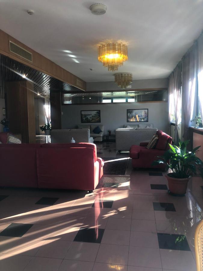 Albergo Casa Dell'Ospite Brescia Extérieur photo