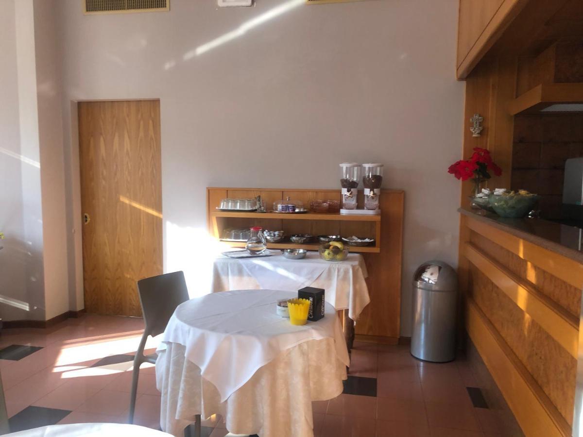 Albergo Casa Dell'Ospite Brescia Extérieur photo
