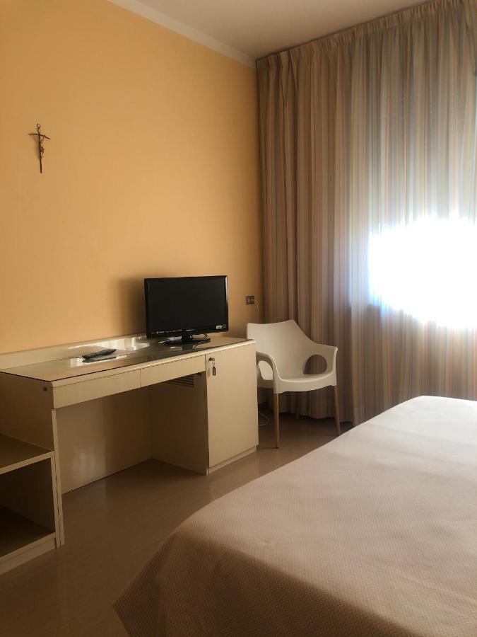 Albergo Casa Dell'Ospite Brescia Extérieur photo