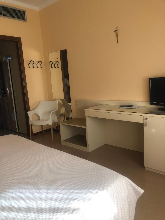 Albergo Casa Dell'Ospite Brescia Extérieur photo
